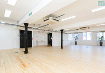 Dotted desks (managed 2,200 sqft) - 124-128 City Road, EC1V - Old Street3