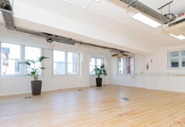 Dotted desks (managed 2,200 sqft) - 124-128 City Road, EC1V - Old Street2