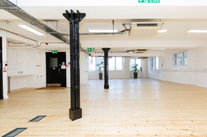 Dotted desks (managed 2,200 sqft) - 124-128 City Road, EC1V - Old Street4